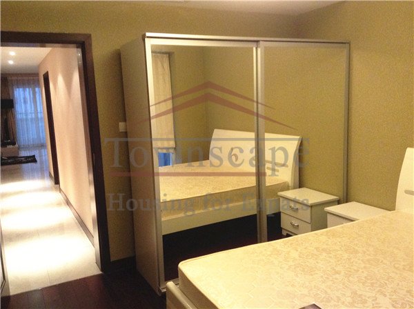 spacious 3 bedrooms aparment for rent 3BR Centural Park Xintiandi,line1/10 near People Square