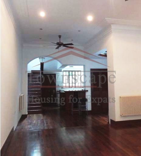 rent on Yu Yuan road near Zhongshan Park Big Beautiful lane house on Yu Yuan road near Zhongshan Park