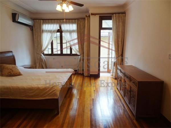 rent on Yu Yuan road near Zhongshan Park Big Beautiful lane house on Yu Yuan road near Zhongshan Park