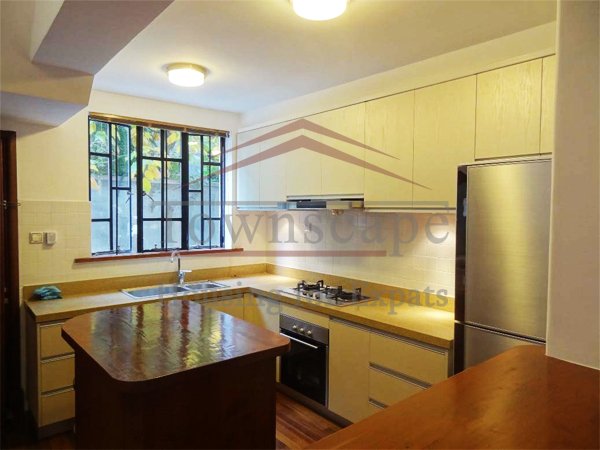 rent on Yu Yuan road near Zhongshan Park Big Beautiful lane house on Yu Yuan road near Zhongshan Park