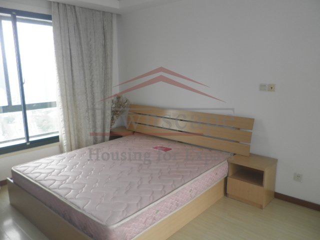 huang pu zhong xin garden in huangpu district Big apartment for rent near Xintiandi 1 min to metro line 8 & 10