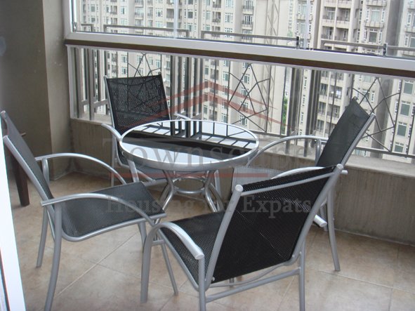 Hongqiao rent Mandarine City with balcony for rent in good location