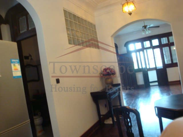 Old apartment for rent Old apartment with terrace for rent in french concession near Middle Huaihai road