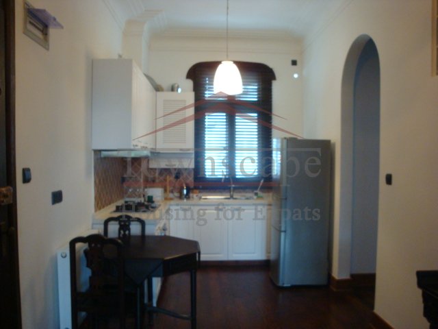 Old apartment for rent Old apartment with terrace for rent in french concession near Middle Huaihai road