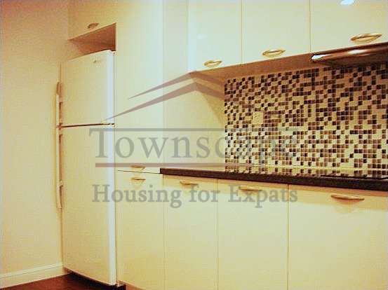 apartment for rent near People\ width= River house apartment for rent near People