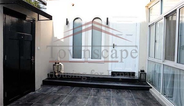 apartment shanghai Renovated 3B lane house with private garden in French Concession