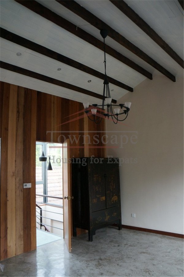  Unfurnished  villa with terrace and garden near Jing