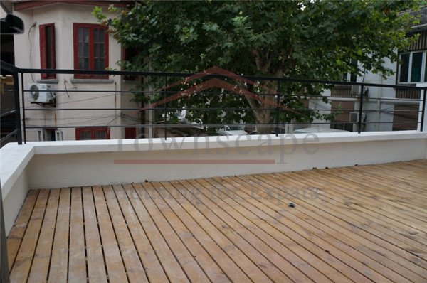  Unfurnished  villa with terrace and garden near Jing