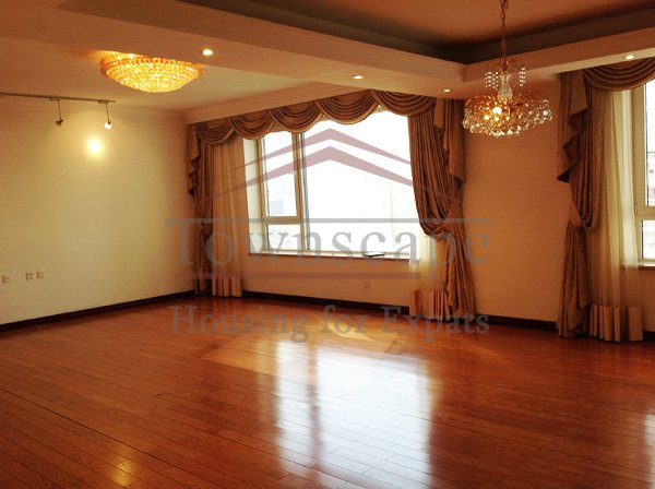 skyline mansion rent Unfurnished Skyline mansion for rent in pudong with river view