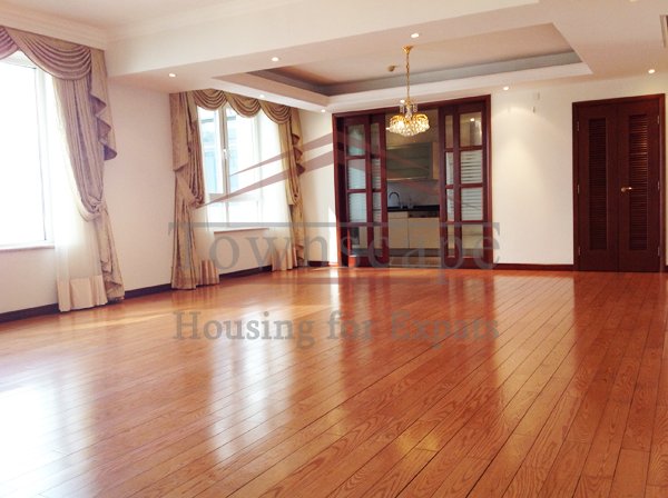 pudong with river view Unfurnished Skyline mansion for rent in pudong with river view