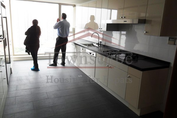 Pudong rent Luxurious 3 BR apartment in Fortune Residence in Pudong