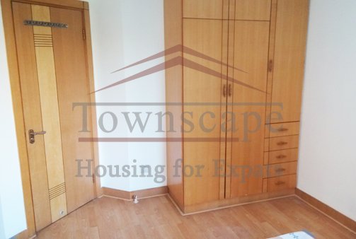 gubei rent Bright and modern 3BR apartment near Hongqiao Airport