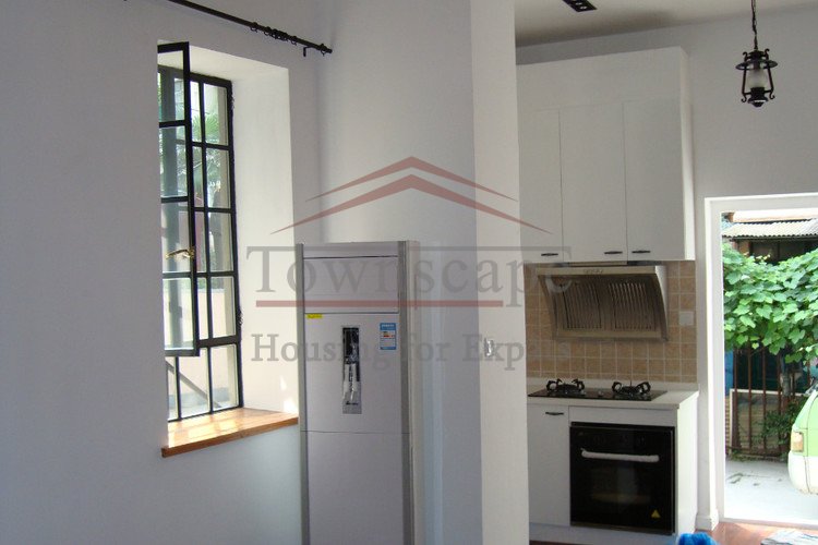 fuxing road for rent 1 BR studio lane house with terrace in french concession