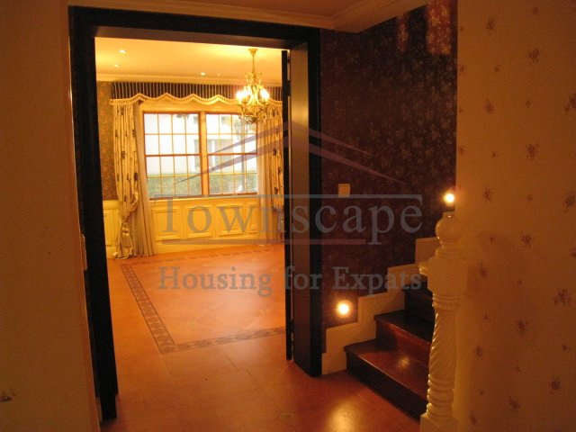 hongqiao rent Villa with garden near Hongqiao Airport for rent