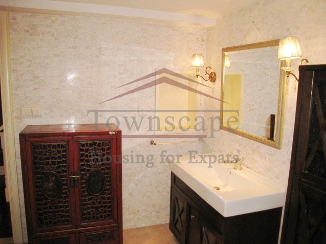 hongqiao airport rent Villa with garden near Hongqiao Airport for rent