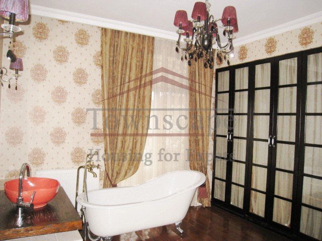 shanghai zoo rent Villa with garden near Hongqiao Airport for rent