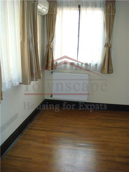 xuhui rent Renovated old apartment for rent near Huaihai middle road
