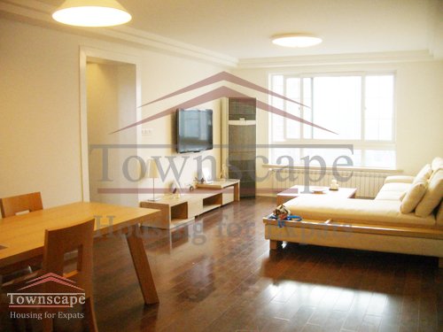 People square apartment for rent Big apartment for rent near Peoples Square L 1, 2 & 8