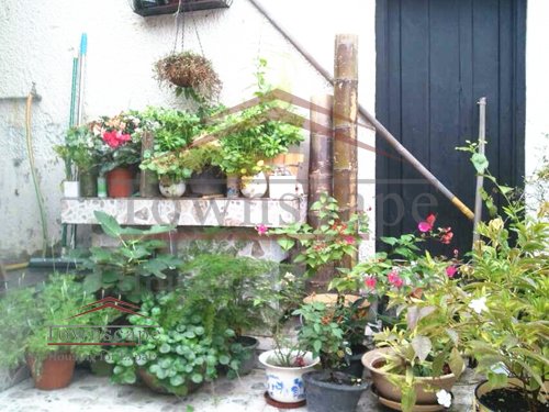 jingan apartment rent Renovated old apartment with garden for rent near Jingan Temple