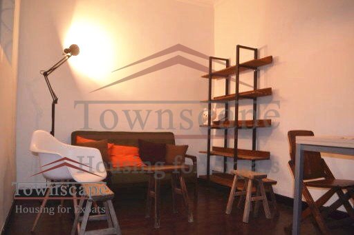 jingan shanghai apartment for rent Renovated old apartment with garden for rent near Jingan Temple