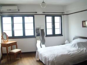 french concession apartment for rent Renovated old apartment for rent on South Shanxi road