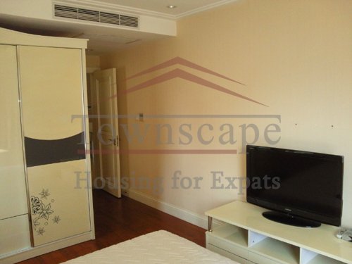  2 BR apartment for rent nean Nanjing west road