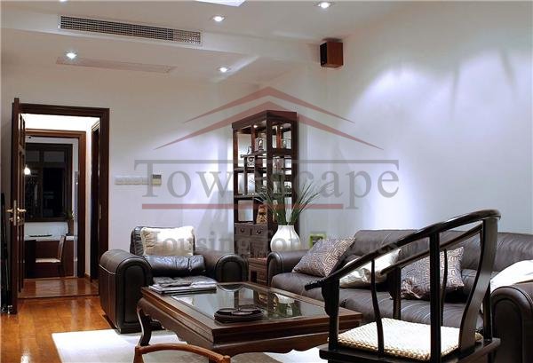 shanghai rent 3 level Lane house with big balcony in french concession