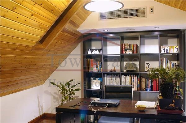 shanghai nanjing road rent 3 level Lane house with big balcony in french concession
