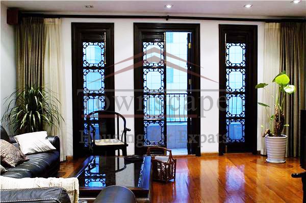 shanghai nanjing road rent 3 level Lane house with big balcony in french concession