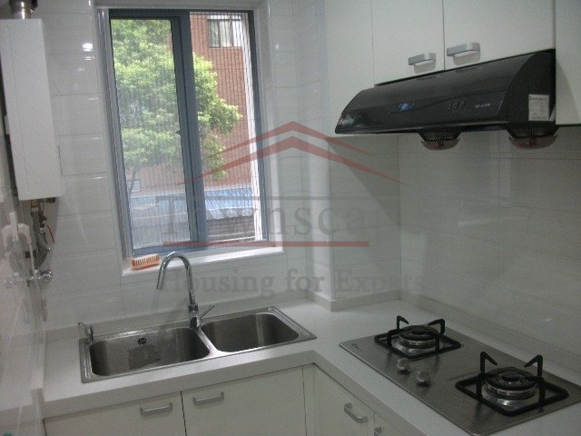  Nice 1 br in a new apartment,Near Metro line 1/4 Shang Hai indoor stadium station