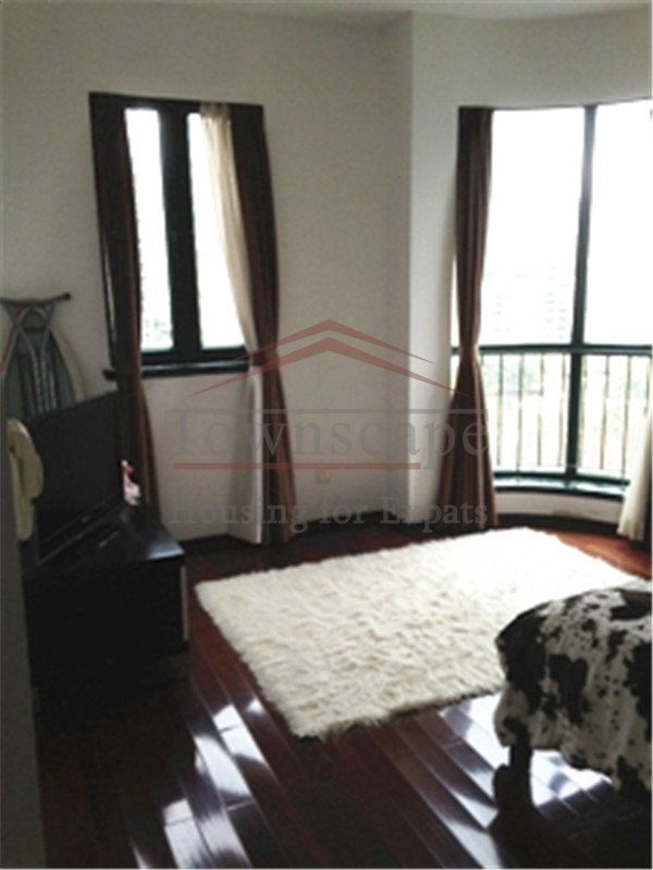 pudong shanghai apartment for rent Cozy Yanlord Garden with balcony for rent