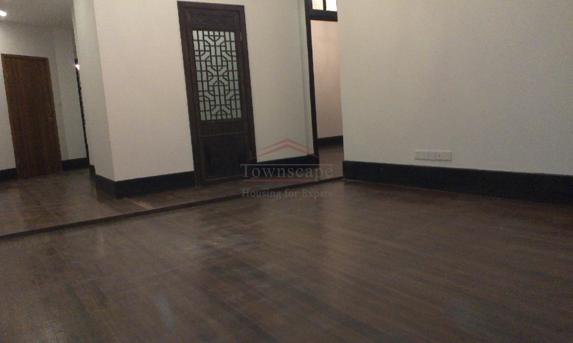 villa for rent french concession Old large unfurnished apartment with wall heating in the heart of french concession