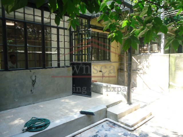 apartmnent rent french concession Old apartment with garden for rent in french concession