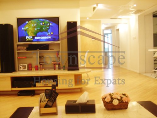 englih rentals shanghai duplex penthouse with terrace and jacuzzi in French concession for rent