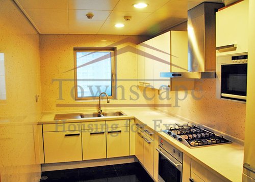 shanghai housing Top floor Shimao Riviera in pudong for rent with amazing view