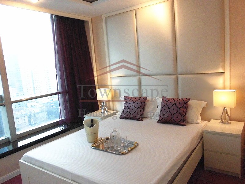  Bright 1BR on West Nanjing rd, 3 mins to line2