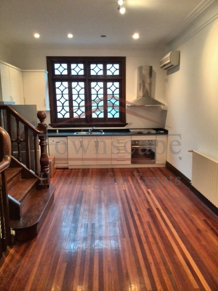 shanghai apartment for expat Big unfurnished lane house with wall heating on West Yan an road