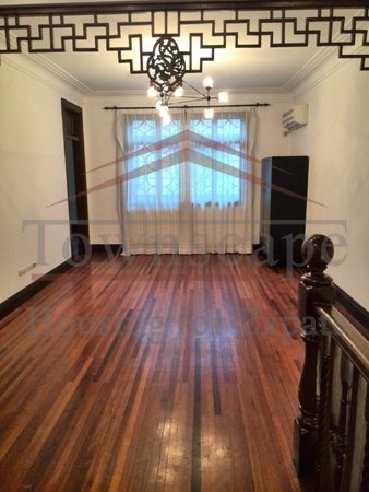 shanghai apartment for expat Big unfurnished lane house with wall heating on West Yan an road