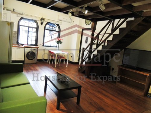 jing`an lanehouse shanghai Cozy studio wall heated apartment for rent in Jingan Temple district
