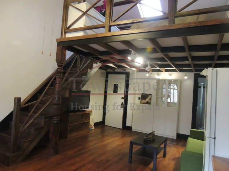 shanghai lanehouse rental Cozy studio wall heated apartment for rent in Jingan Temple district