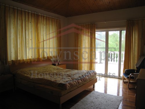 shanghai apartments Big 5 BR villa with garden in Gubei district