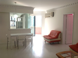 Renovated and bright apartment for rent in Hongqiao