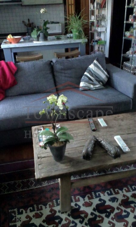 shanghai apartment rental Lane house with terrace perfectly located on Middle Huaihai Road