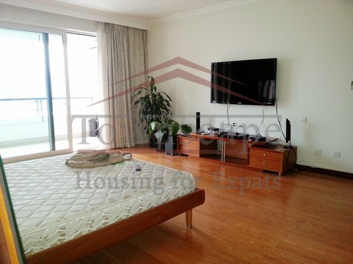 shanghai pudong apartments rental River view apartment in Skyline Mansion in Pudnog