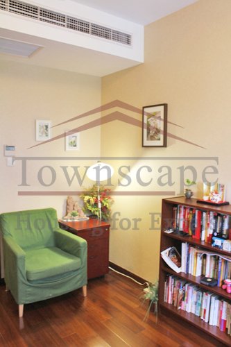 yanlord town shanghai for rental 4 BR and terrace Yanlord Town apartment for rent in Lujiazui near Century Park