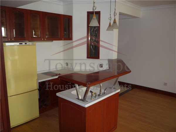  Big bright apartment for rent near Peoples Square L 1, 2 & 8
