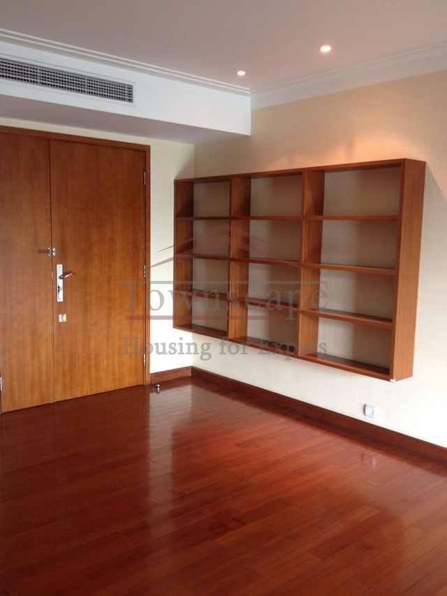 wellington garden for rent above 200sqm Unfurnished 3 BR Bright apartment for rent near Jiao Tong university