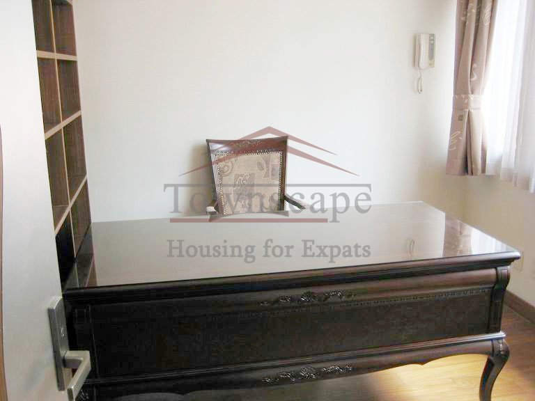 nanjing road in shanghai big renovated 4BR old apartment for rent near Nanjing west road