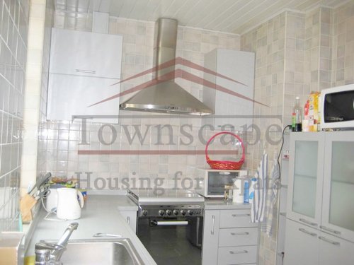 nanjing road rent big renovated 4BR old apartment for rent near Nanjing west road