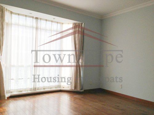 nanjing road rent big renovated 4BR old apartment for rent near Nanjing west road